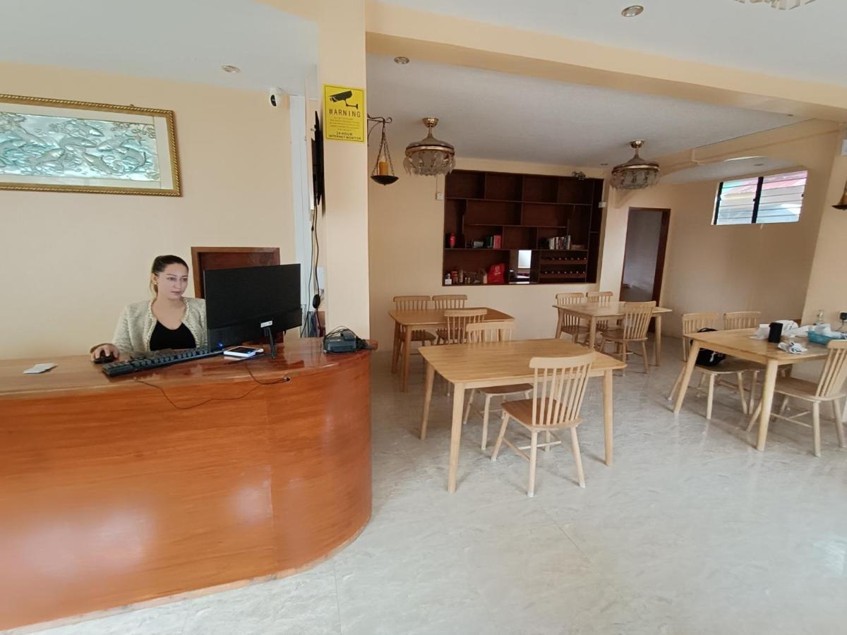 Speed 8 Inn Moalboal Luaran gambar