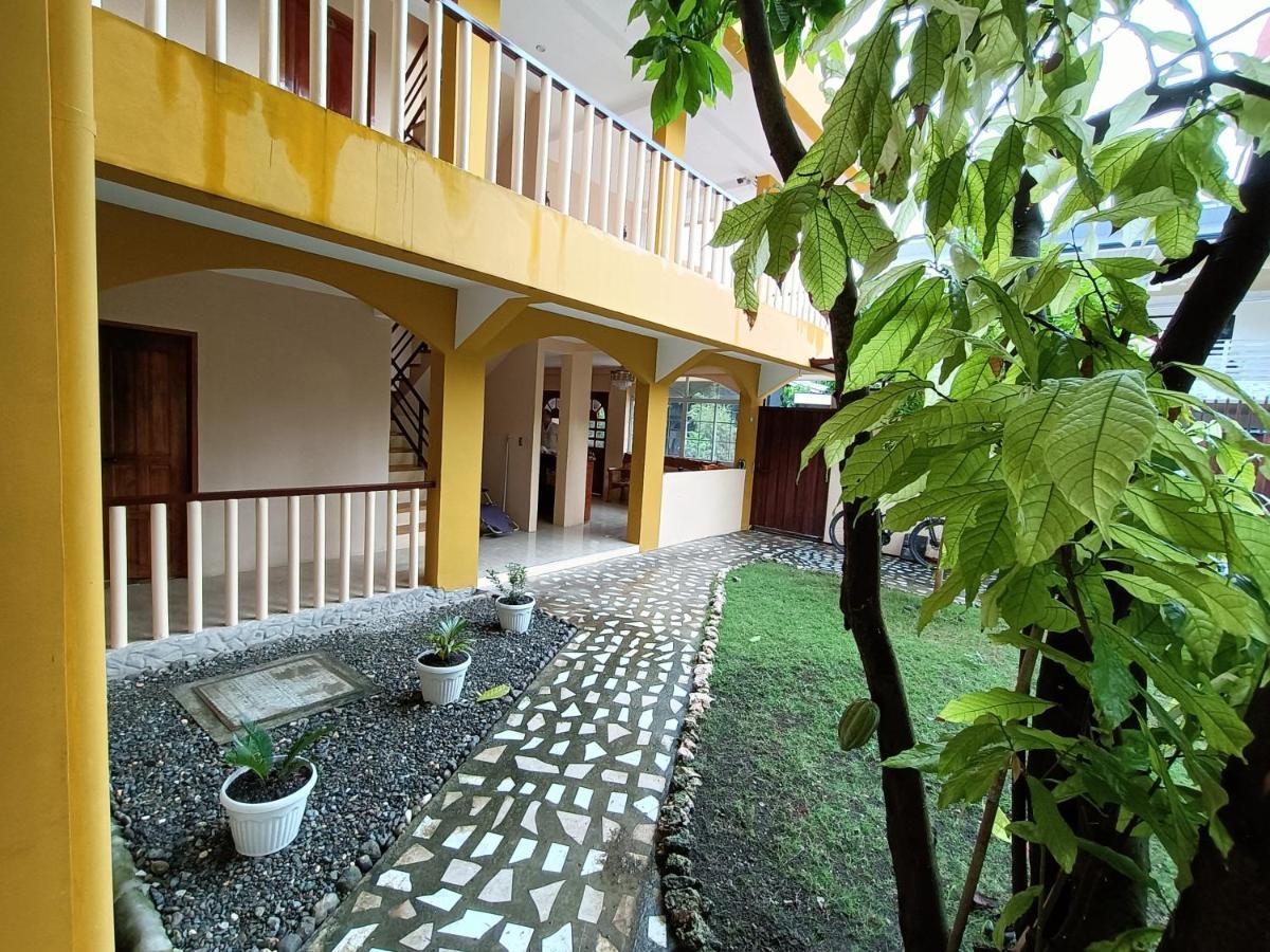 Speed 8 Inn Moalboal Luaran gambar