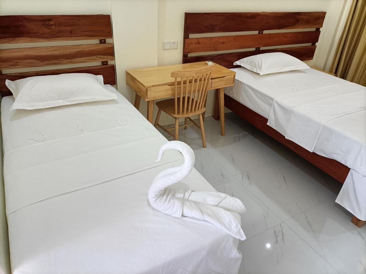 Speed 8 Inn Moalboal Luaran gambar